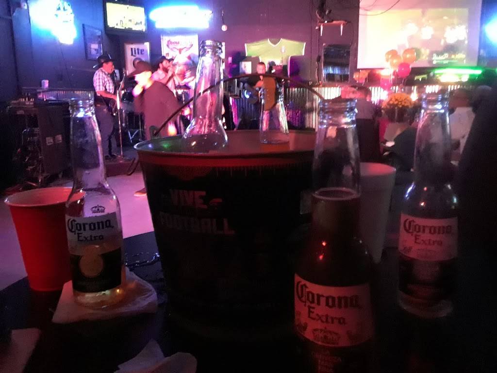 Robbie’s place | restaurant | 1200 S Riverfront Blvd, Dallas, TX 75207, USA | 2143779490 OR +1 214-377-9490