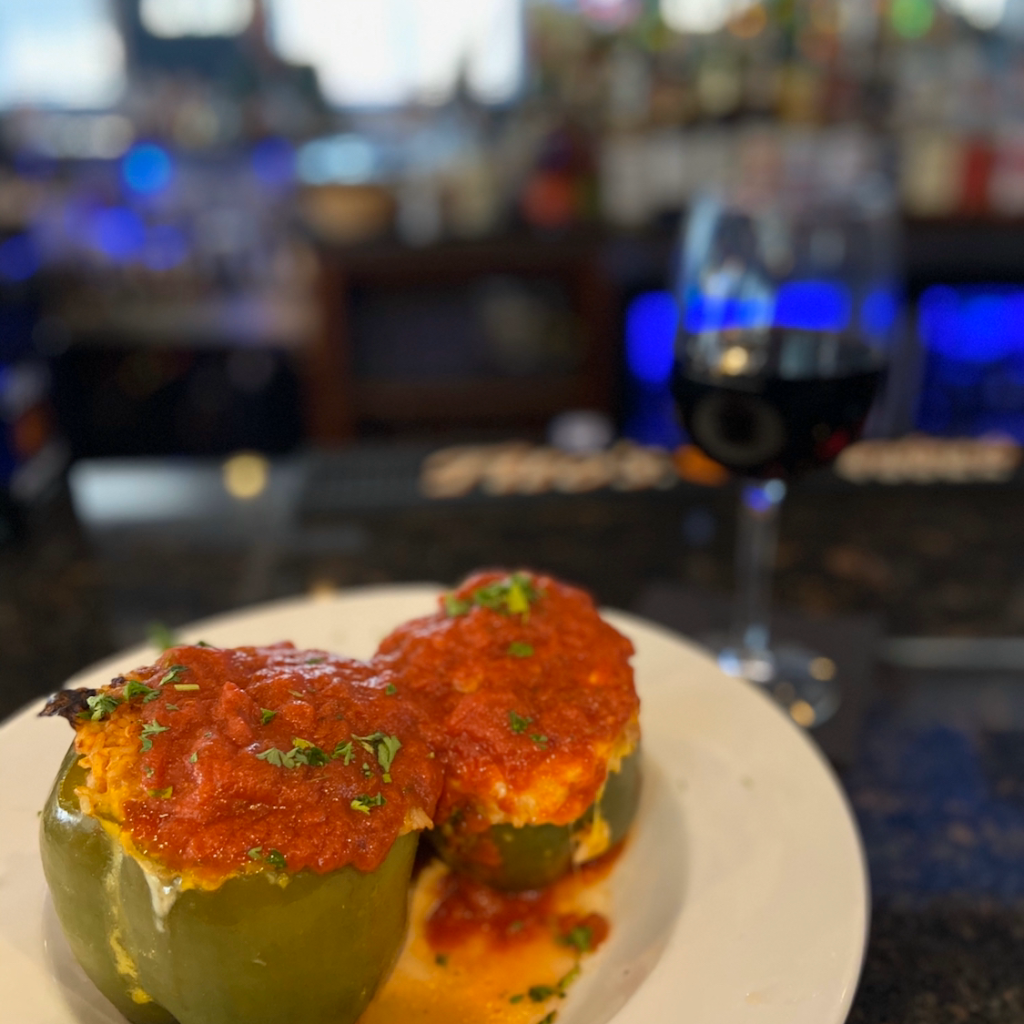 Crossroads Pub | restaurant | 63 Columbian St, Braintree, MA 02184, USA | 7816649600 OR +1 781-664-9600