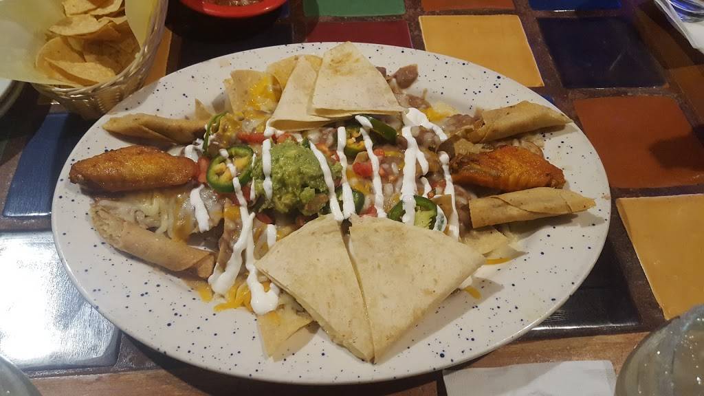 Tequilas Bar & Grill | restaurant | 13627 Victory Blvd, Van Nuys, CA 91401, USA | 8189894040 OR +1 818-989-4040