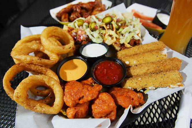 Buffalo Wild Wings | restaurant | 27741 Crown Valley Pkwy Suite 303, Mission Viejo, CA 92691, USA | 9495822660 OR +1 949-582-2660