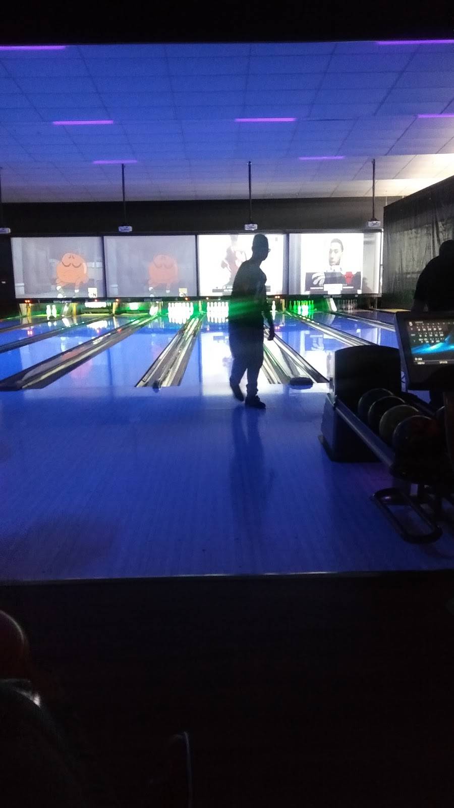 Guttormsen Recreation Center | restaurant | 5411 Green Bay Rd, Kenosha, WI 53144, USA | 2626588191 OR +1 262-658-8191