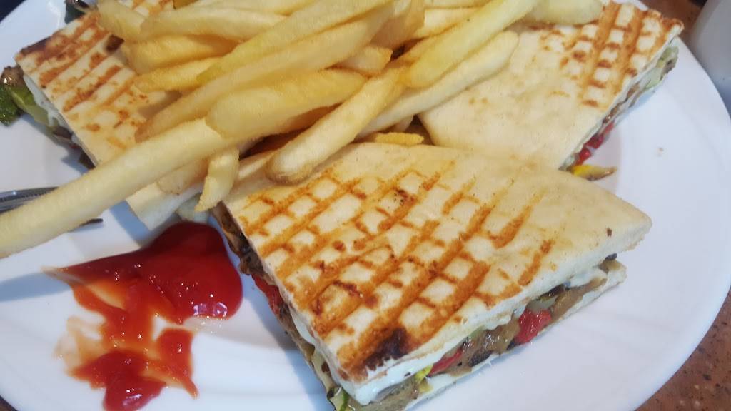 Whitestone Diner | meal takeaway | 149-21 14th Ave, Whitestone, NY 11357, USA | 7187466761 OR +1 718-746-6761