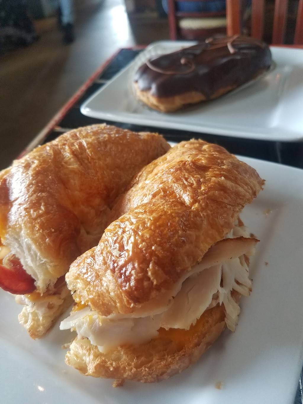 Amélies French Bakery & Café | bakery | 2424 N Davidson St #102, Charlotte, NC 28205, USA | 7043761781 OR +1 704-376-1781