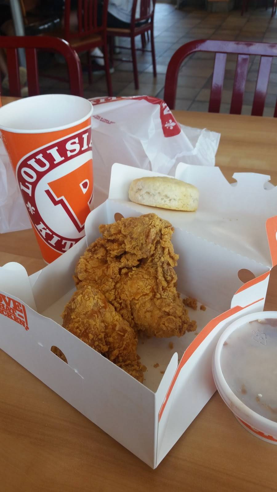 Popeyes Louisiana Kitchen | restaurant | 4701 Veterans Memorial Blvd, Metairie, LA 70006, USA | 5048881655 OR +1 504-888-1655
