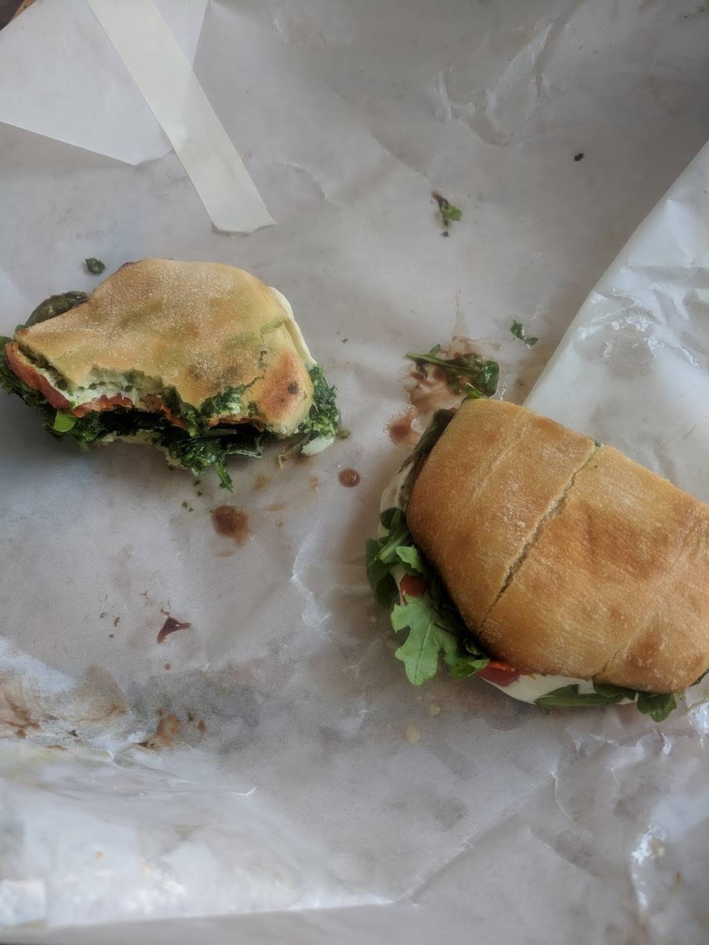 Lakeside Deli & Grille | restaurant | 2 Pleasant St, Meredith, NH 03253, USA | 6036777132 OR +1 603-677-7132