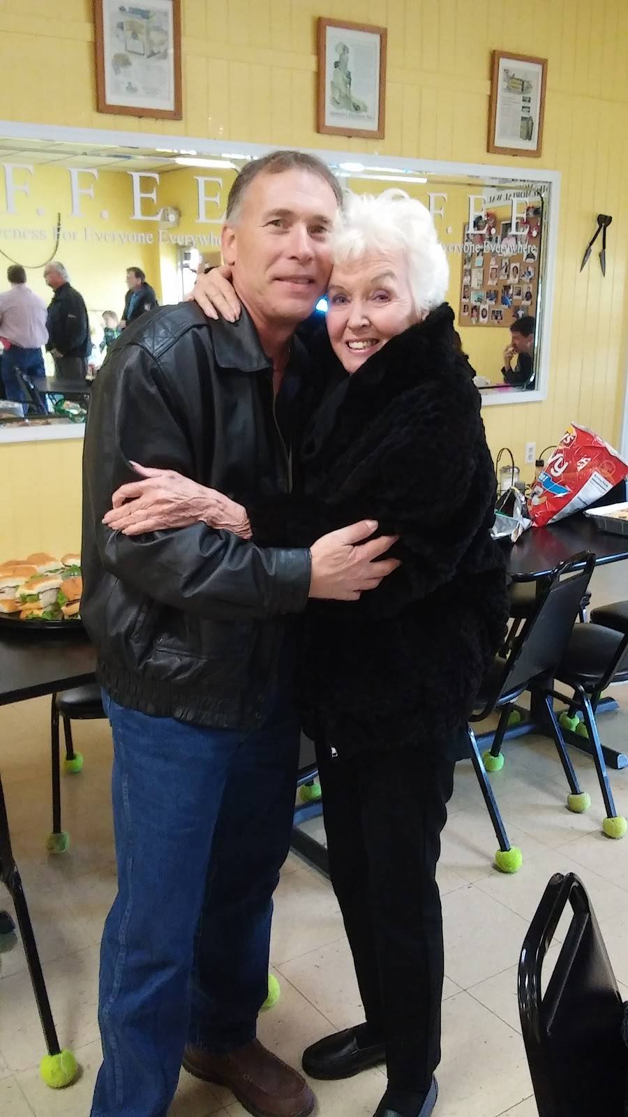 Damrons Restaurant | restaurant | 714 E Lincoln St, Tullahoma, TN 37388, USA | 9314540010 OR +1 931-454-0010