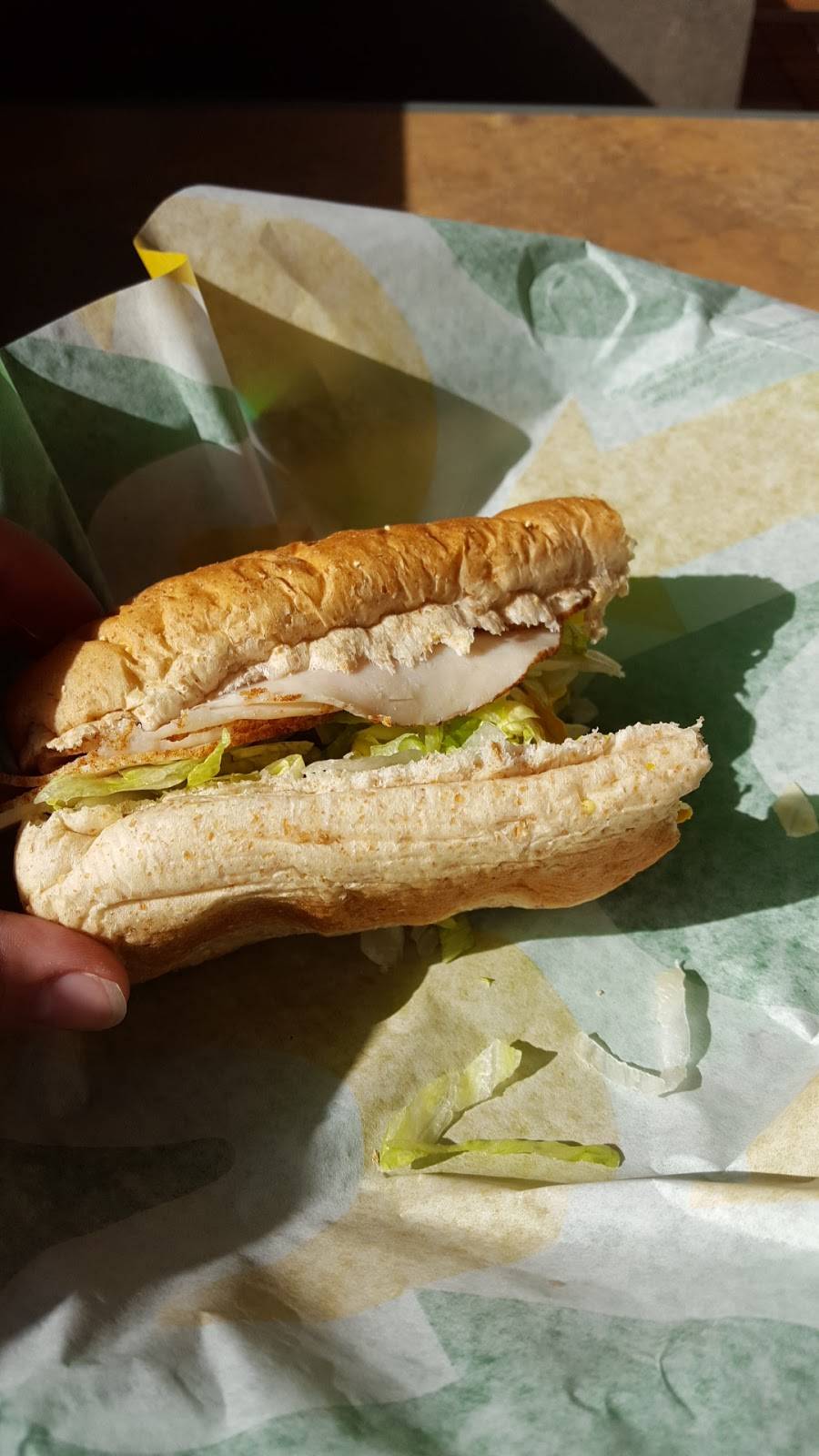 Subway | restaurant | 319 Racine St, Menasha, WI 54952, USA | 9207255760 OR +1 920-725-5760