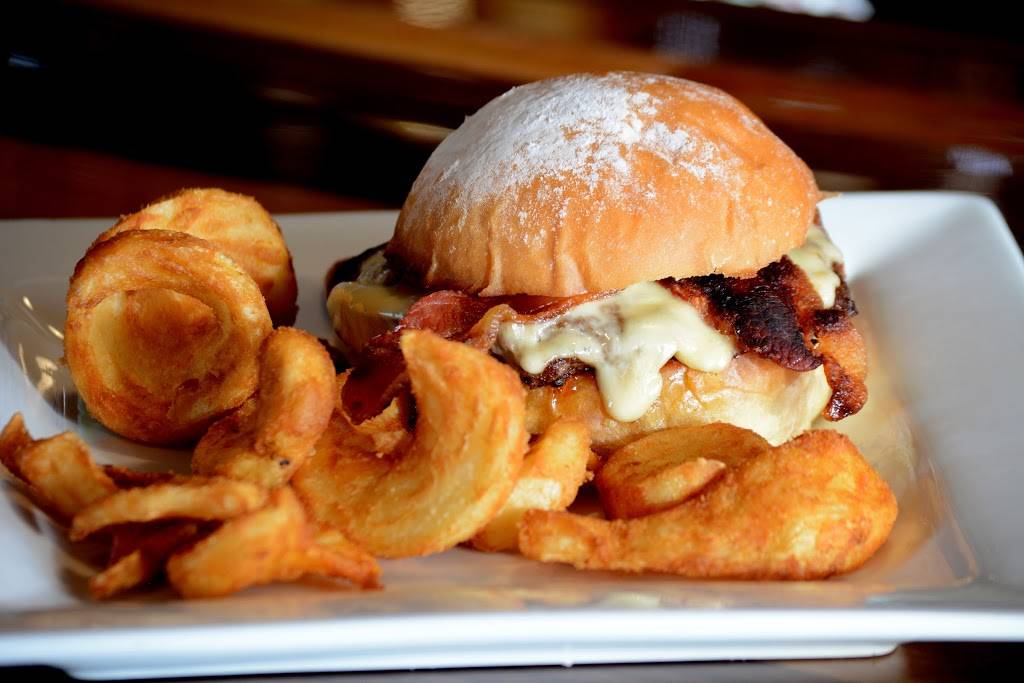 1st & Main | restaurant | 101 Main St, Dubuque, IA 52001, USA | 5635878152 OR +1 563-587-8152