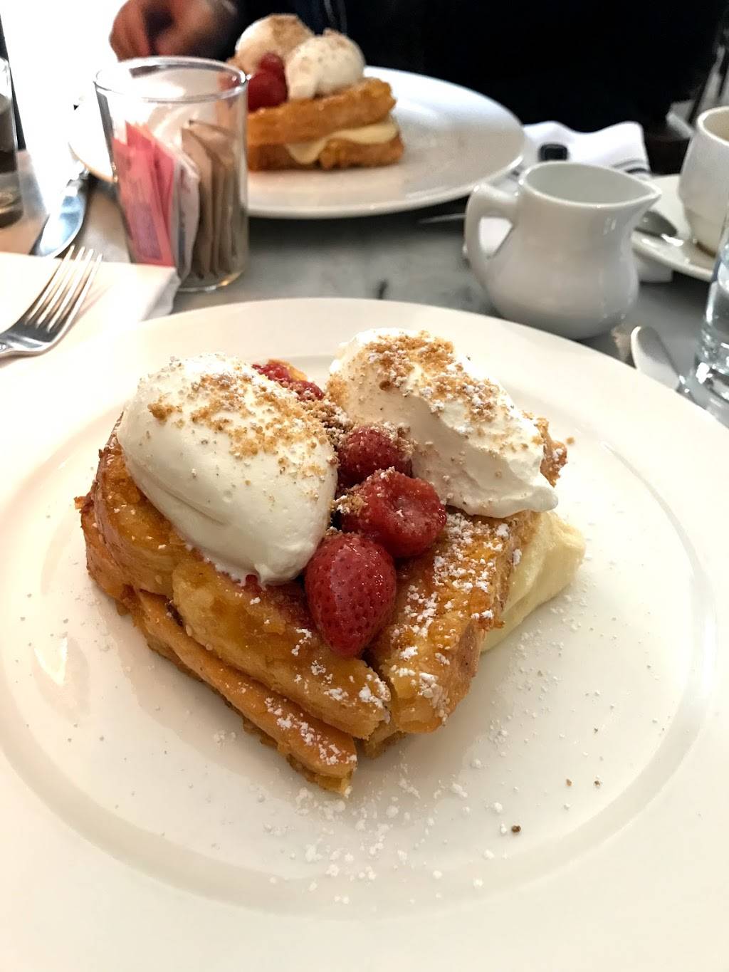 Aberdeen Tavern | restaurant | 432 Aberdeen Ave, Hamilton, ON L8P 2S4, Canada | 9055237707 OR +1 905-523-7707