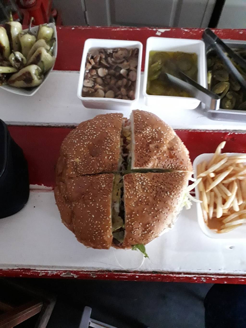 La Casa del Hot Dog y La Hamburguesa | restaurant | José María Morelos y Pavón 172, Chapultepec, 22785 Ensenada, B.C., Mexico | 016461316674 OR +52 646 131 6674