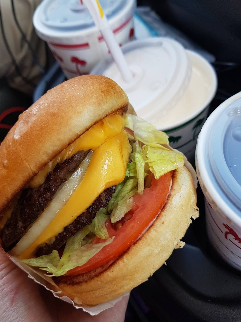 In-N-Out Burger | restaurant | 780 Airport Fwy, Hurst, TX 76054, USA | 8007861000 OR +1 800-786-1000