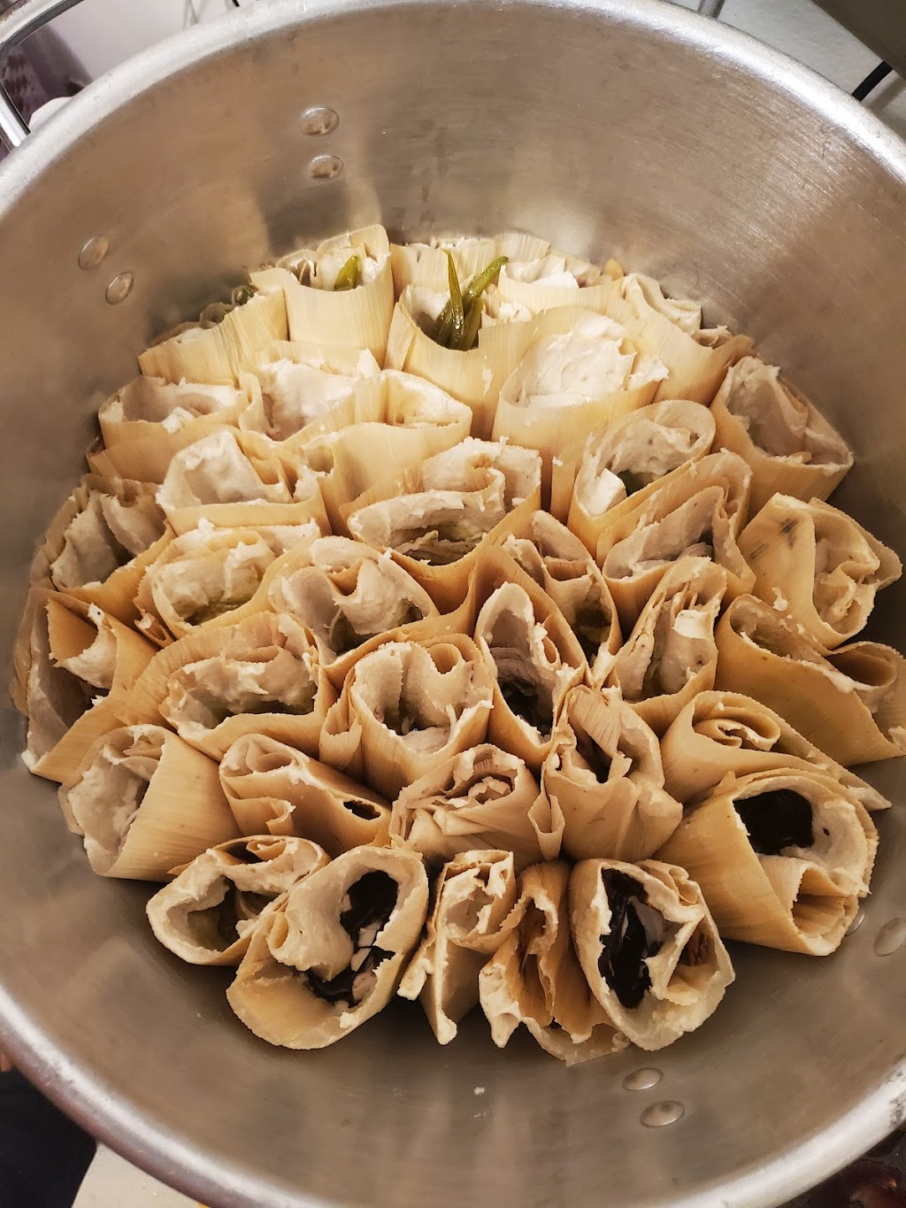 Elias y Luisas Tamales | restaurant | 320 Shaw Rd, South San Francisco, CA 94080, USA | 6507978398 OR +1 650-797-8398