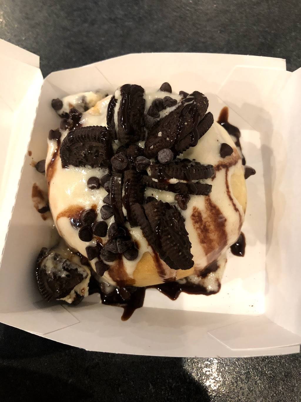 Cinnaholic | bakery | 2423 Park Avenue, The District, Tustin, CA 92782, USA | 7147098655 OR +1 714-709-8655