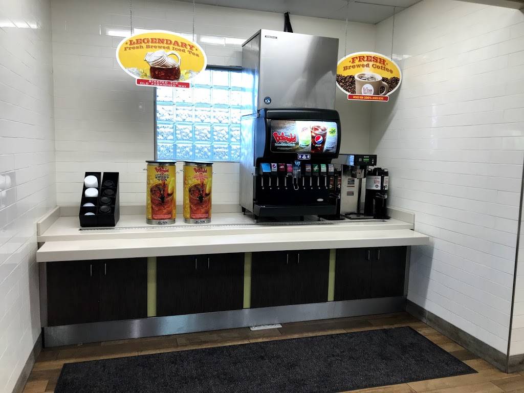 Bojangles Famous Chicken n Biscuits | restaurant | 9066 Eastchase Pkwy, Montgomery, AL 36117, USA | 3343567375 OR +1 334-356-7375