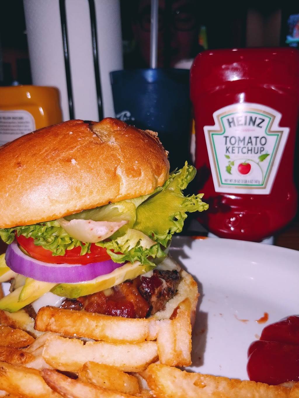 Gators Dockside Gainesville | restaurant | 3842 W Newberry Rd #1a, Gainesville, FL 32607, USA | 3523384445 OR +1 352-338-4445