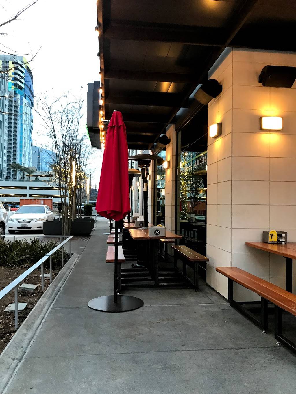 Hopdoddy Burger Bar | restaurant | 4444 Westheimer Rd Ste H100, Houston, TX 77027, USA | 7132272337 OR +1 713-227-2337