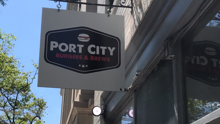 Port City Burgers and Brews | restaurant | 11 Market St, Wilmington, NC 28401, USA | 9107690755 OR +1 910-769-0755