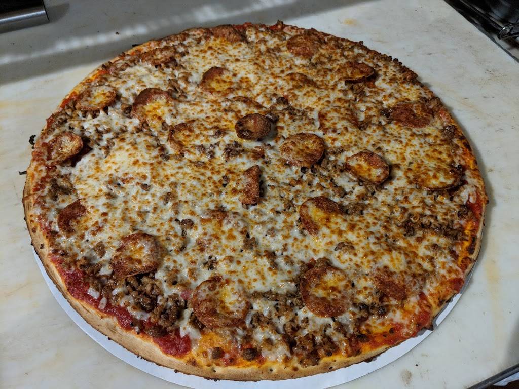 Hometown Classic Pizza | restaurant | 12 W Main St, Greenfield, IN 46140, USA | 3174625054 OR +1 317-462-5054