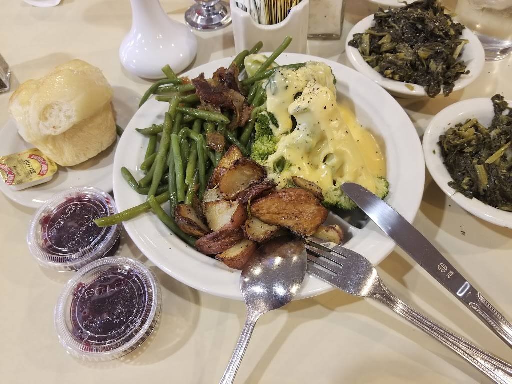 Highland Park Cafeteria | bakery | 1200 N Buckner Blvd, Dallas, TX 75218, USA | 2143245000 OR +1 214-324-5000