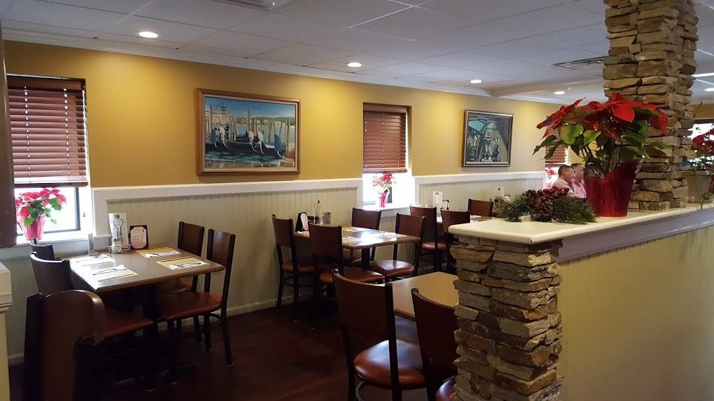 Fazios Ristorante & Pizzeria | restaurant | 162 Shaker Rd, East Longmeadow, MA 01028, USA | 4135252735 OR +1 413-525-2735