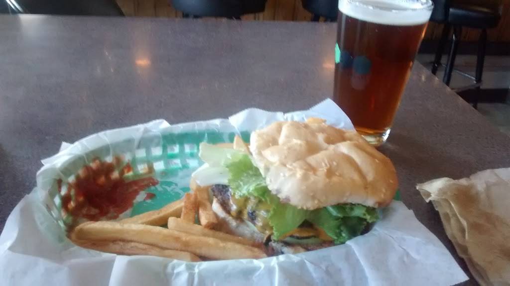 Slices Bar & Grill | restaurant | 2417 Pennsylvania Ave, Madison, WI 53704, USA | 6082436925 OR +1 608-243-6925