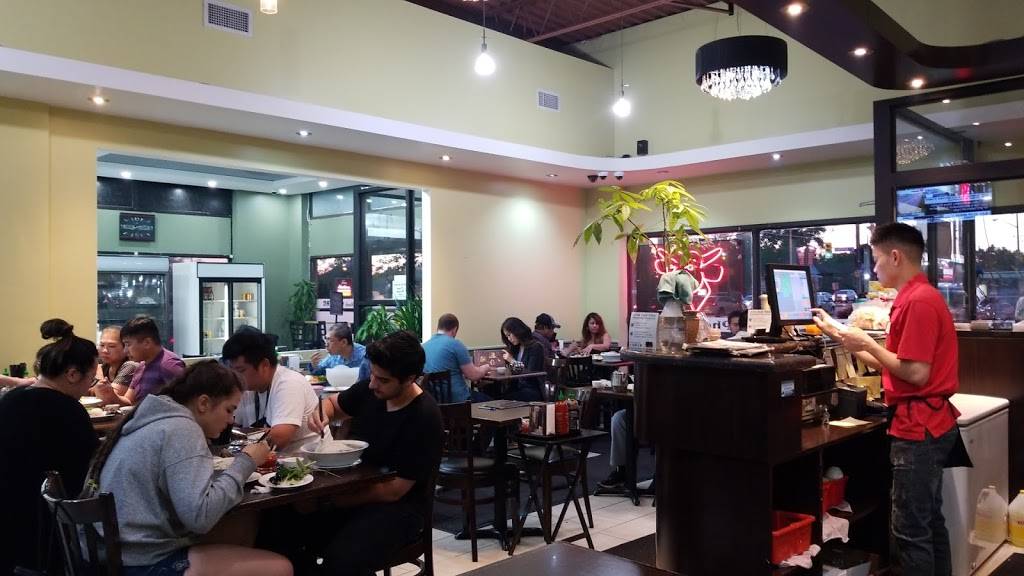 Pho Metro | restaurant | 2057 Lawrence Ave E, Scarborough, ON M1R 2Z4, Canada | 4167508898 OR +1 416-750-8898