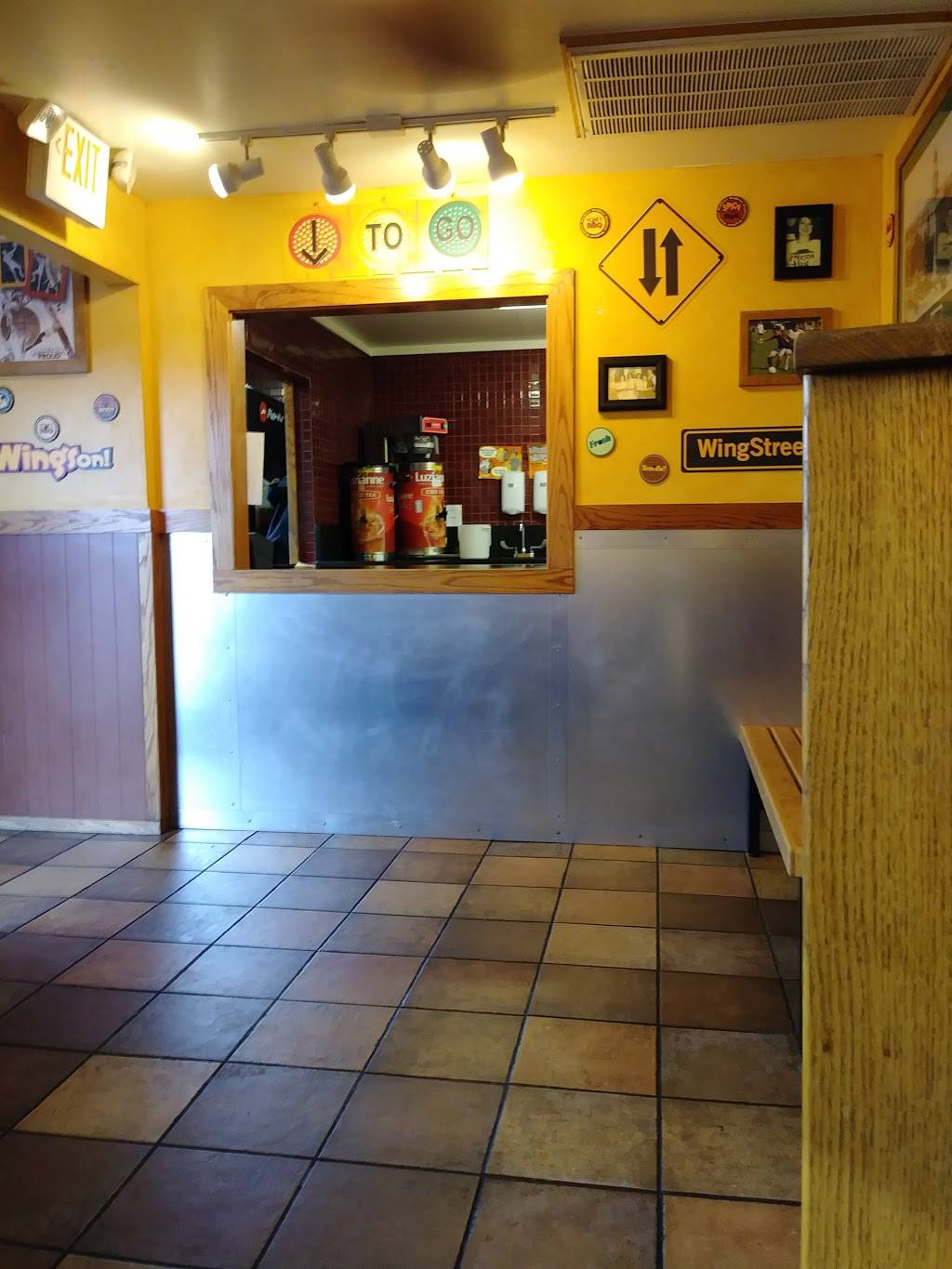 Pizza Hut | restaurant | 2020 Texoma Pkwy, Sherman, TX 75090, USA | 9038920303 OR +1 903-892-0303