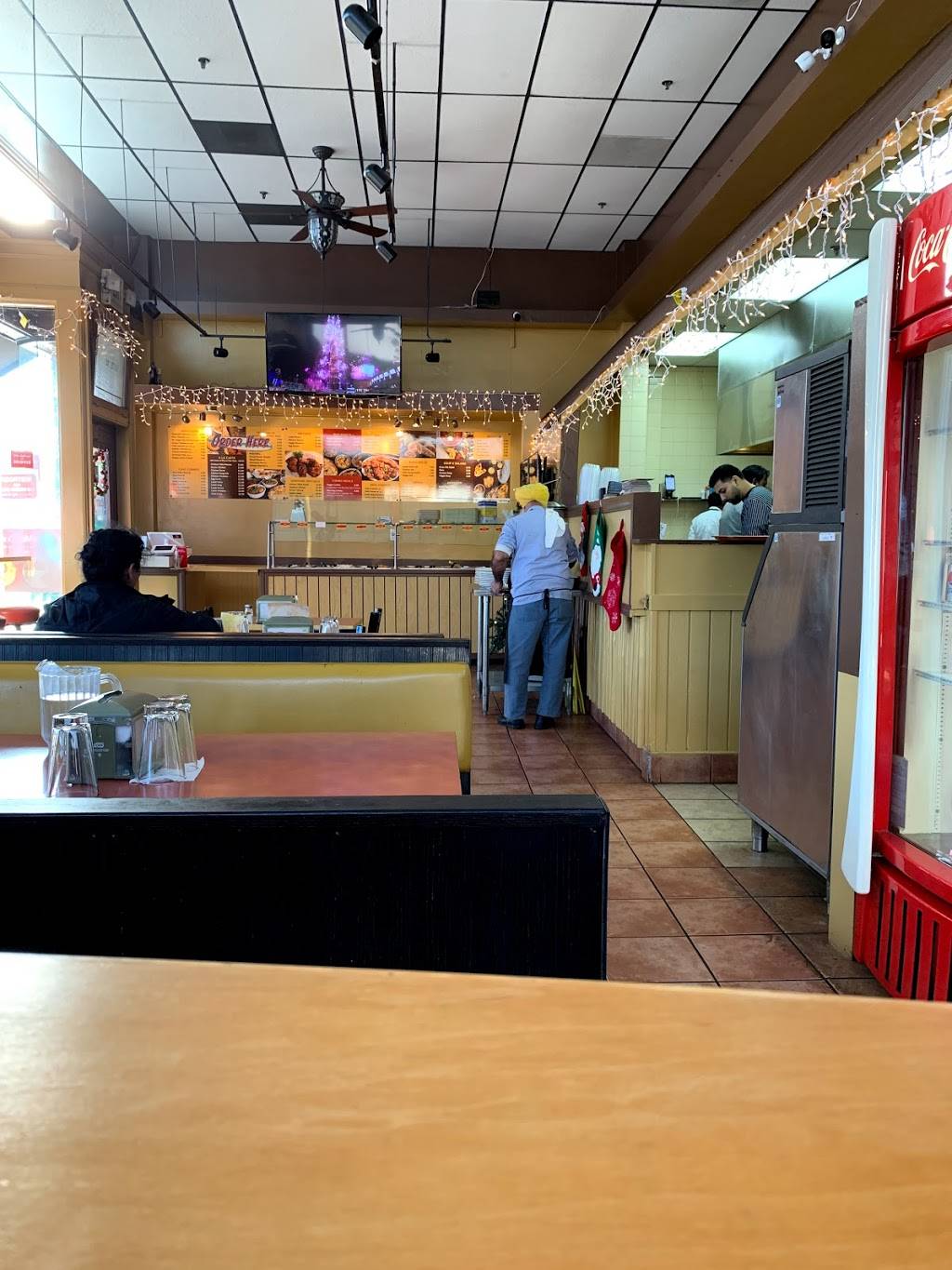 Curry On | restaurant | 241 E Santa Clara St, San Jose, CA 95113, USA | 4088994778 OR +1 408-899-4778