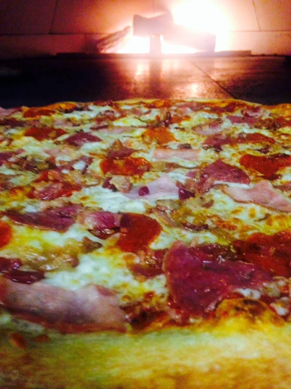 Milanas New York Pizzeria | restaurant | 165 E 4th St, Long Beach, CA 90802, USA | 5629011111 OR +1 562-901-1111