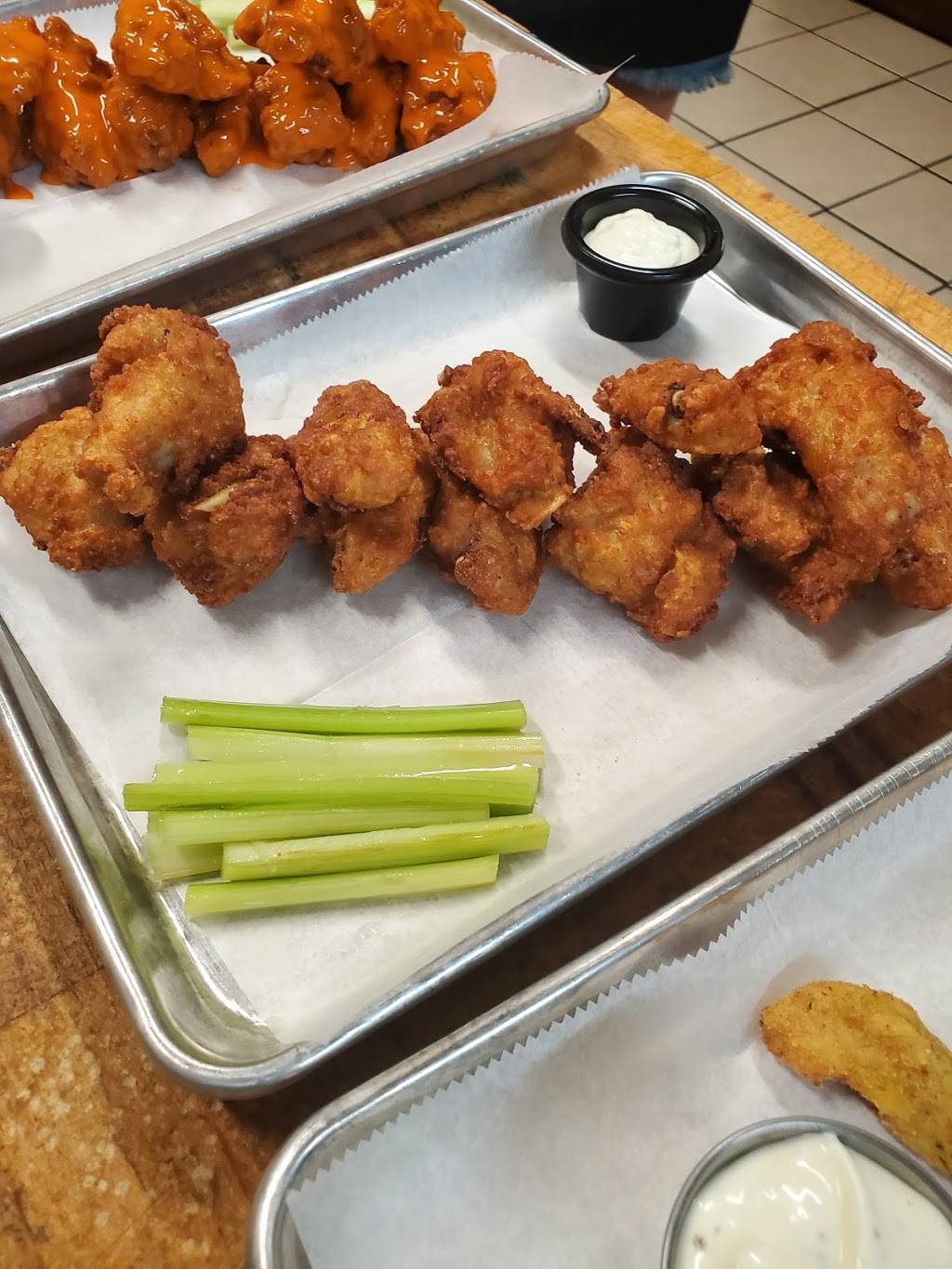 Peckville bar and burger | restaurant | 978 Main St, Peckville, PA 18452, USA | 5704454426 OR +1 570-445-4426