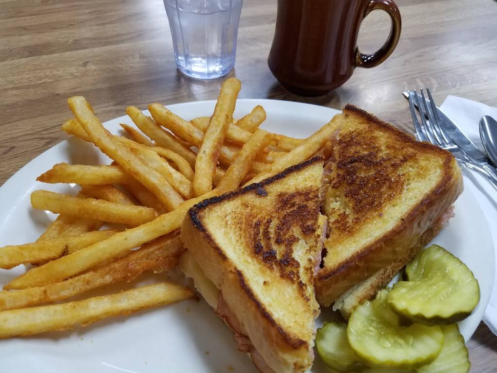 B & Js Corned Beef Shoppe | restaurant | 9717 Lorain Ave, Cleveland, OH 44102, USA | 2166510030 OR +1 216-651-0030