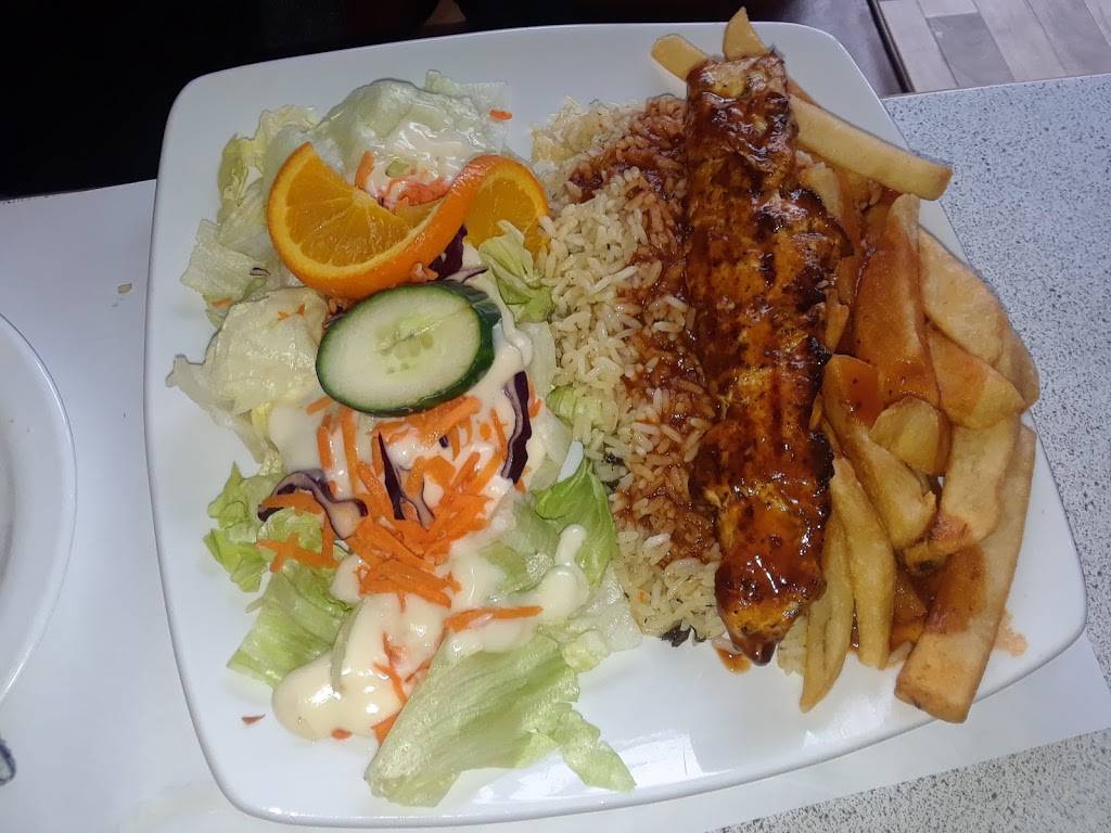 Restaurant Souvlaki Centre-Ville | restaurant | 338 Rue des Forges, Trois-Rivières, QC G9A 2H1, Canada | 8193712005 OR +1 819-371-2005