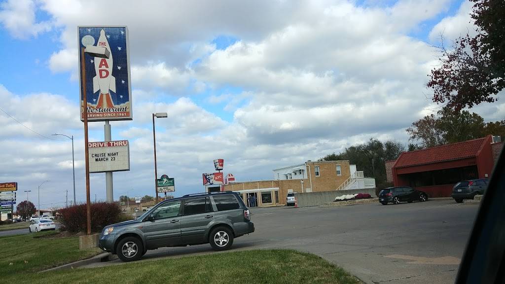 Pad Restaurant | restaurant | 1730 NW Topeka Blvd, Topeka, KS 66608, USA | 7852343596 OR +1 785-234-3596