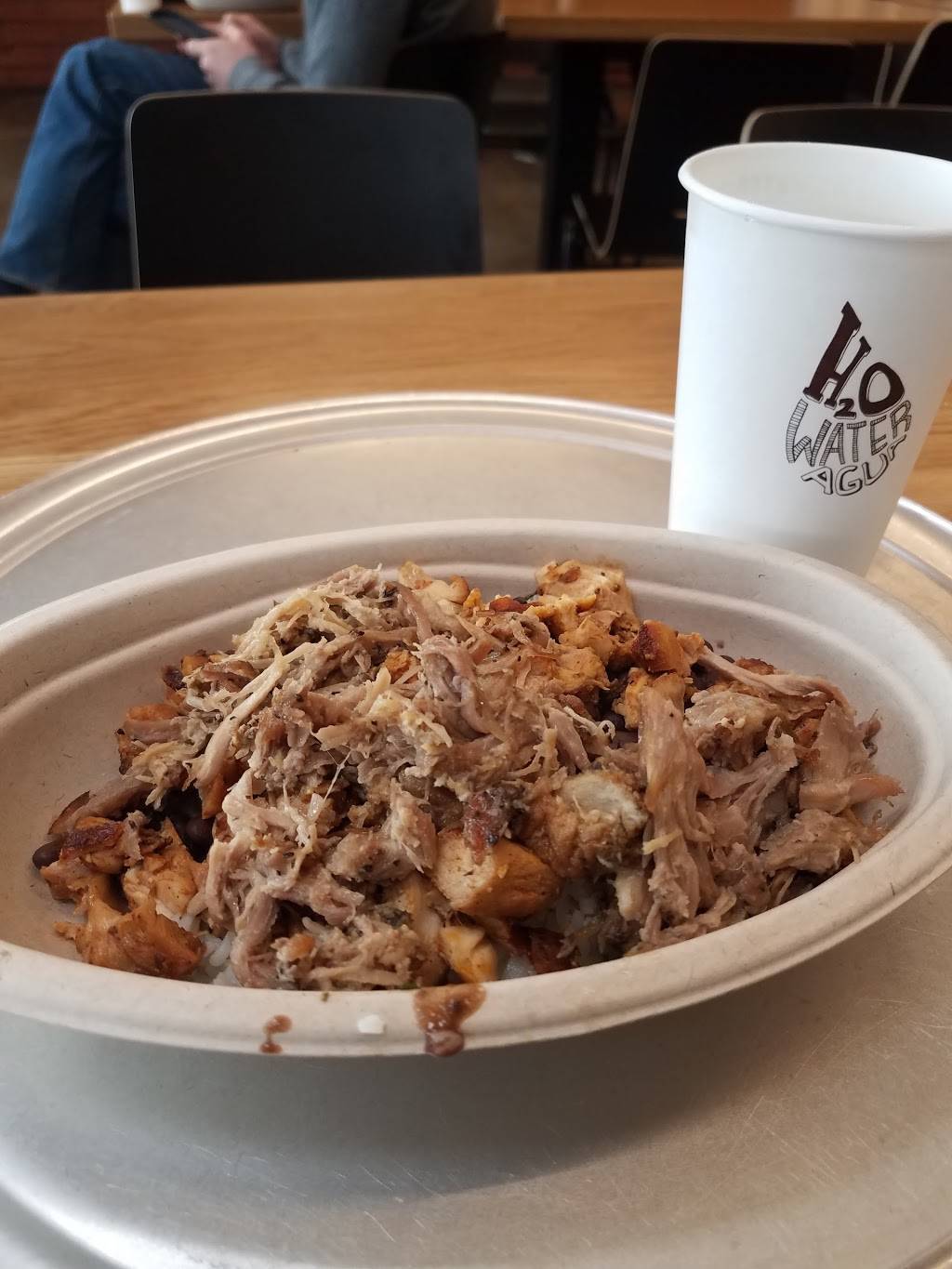 Chipotle Mexican Grill | restaurant | 2025 Wilshire Blvd, Santa Monica, CA 90403, USA | 3104530057 OR +1 310-453-0057