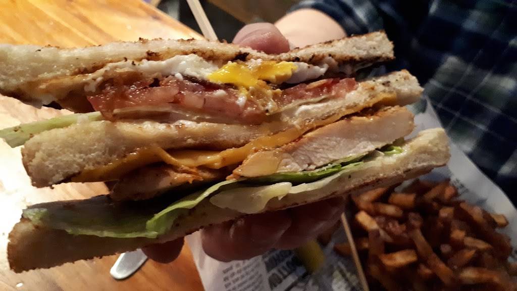 Bistro Manchester | restaurant | 474 Route 105, Chelsea, QC J9B 1L2, Canada | 8198277727 OR +1 819-827-7727