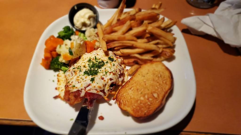 Boston Pizza | restaurant | 7300 Boulevard des Roseraies, Anjou, QC H1M 2T5, Canada | 5147884848 OR +1 514-788-4848