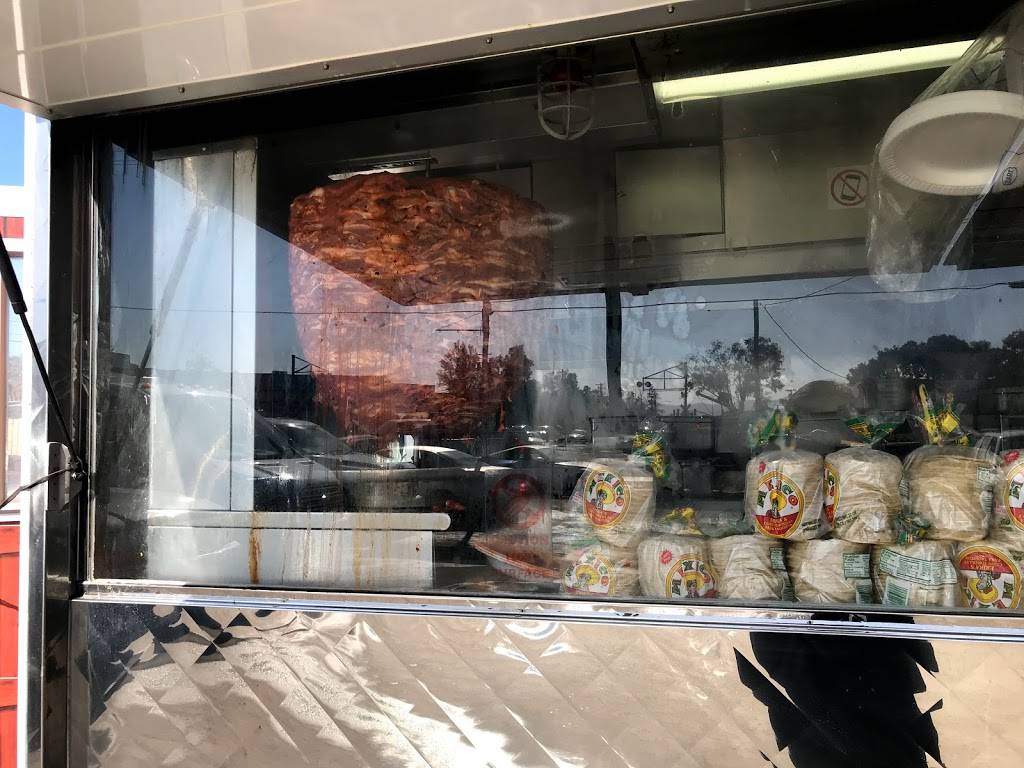 Tacos Los 3 Reyes | restaurant | 1610 Old Bayshore Hwy, San Jose, CA 95112, USA | 4084519709 OR +1 408-451-9709