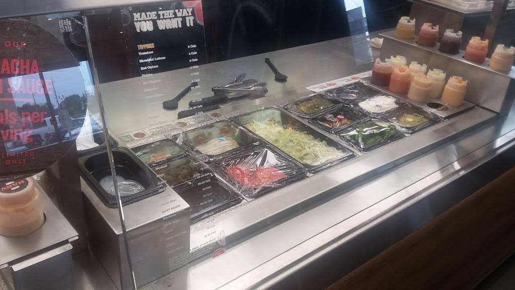 Harveys | restaurant | 481 Holland St W, Bradford, ON L3Z 0C1, Canada | 9057754004 OR +1 905-775-4004