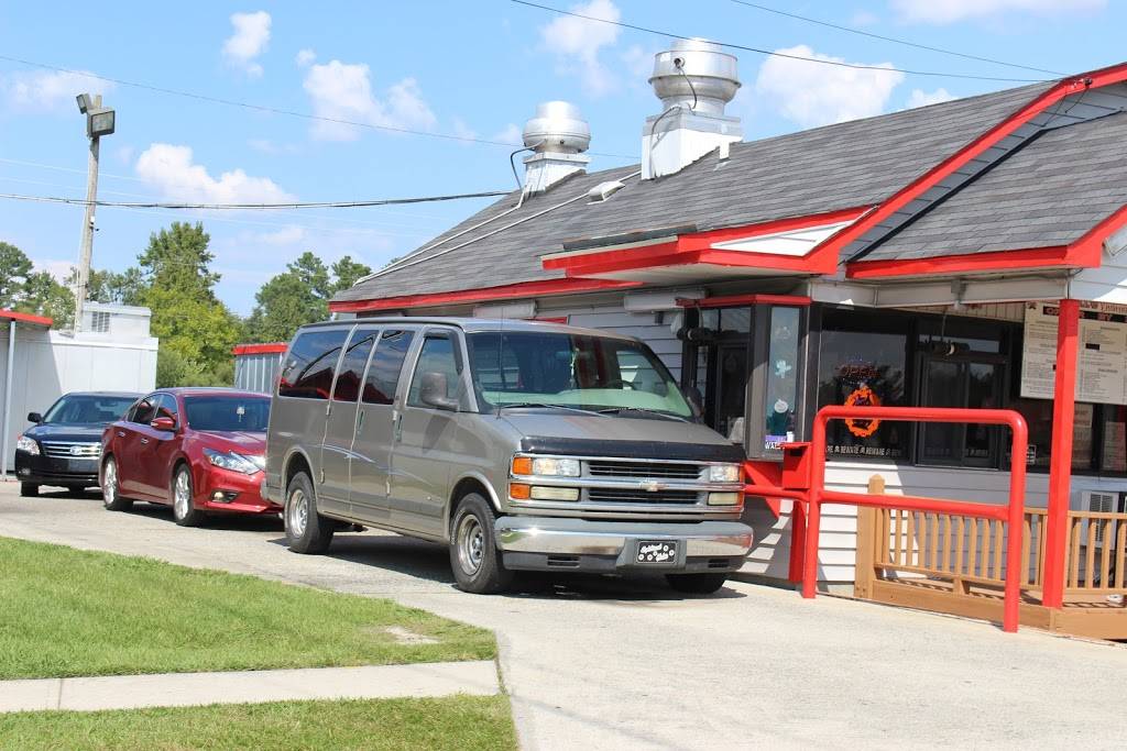 Papa Bills B.B.Q. | meal takeaway | 10114 NC-711, Pembroke, NC 28372, USA | 9105213666 OR +1 910-521-3666