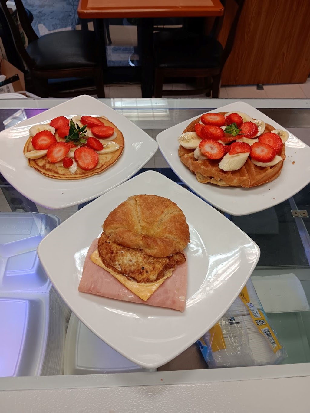 Jennys Bistro | restaurant | 1300 N Sam Houston Pkwy E ste 148, Houston, TX 77032, USA | 3463130586 OR +1 346-313-0586