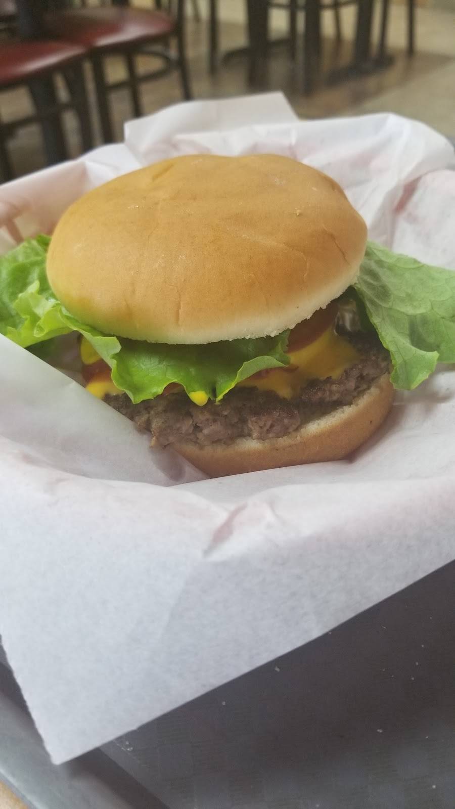 Brighton Hot Dog Shoppe | restaurant | 2870 E State St #100, Salem, OH 44460, USA | 3303373400 OR +1 330-337-3400