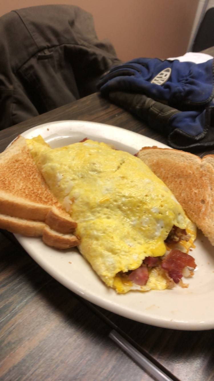 Bundy Hill L.L.C | restaurant | 9940 E Chicago Rd, Jerome, MI 49249, USA | 5176889901 OR +1 517-688-9901