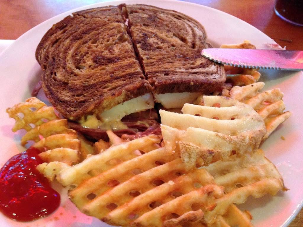 Loose Screw | restaurant | 45 Church St, German Valley, IL 61039, USA | 8153622707 OR +1 815-362-2707