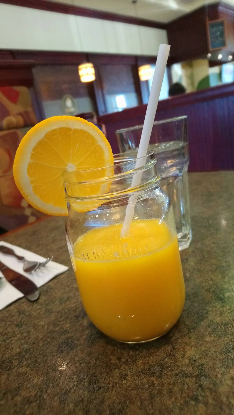 Eggspress Déjeuners & Diners | restaurant | 235 Boulevard Arthur-Sauvé, Saint-Eustache, QC J7P 2A8, Canada | 4505980979 OR +1 450-598-0979