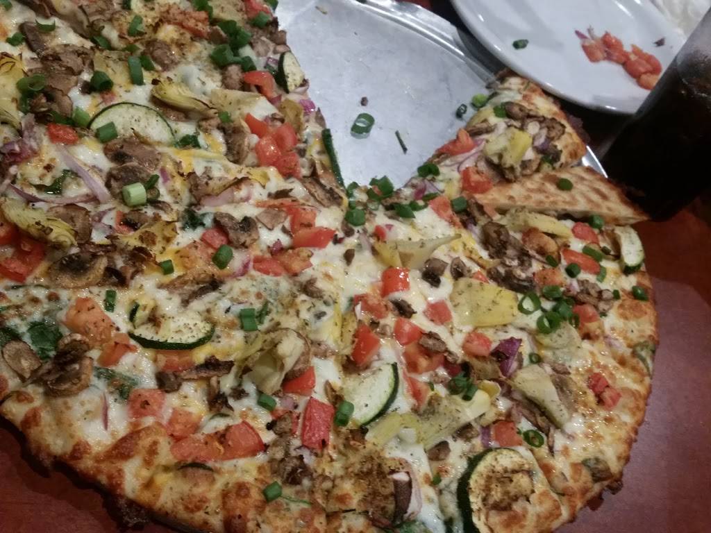 Round Table Clubhouse | meal delivery | 3045 Alamo Dr, Vacaville, CA 95687, USA | 7074461900 OR +1 707-446-1900