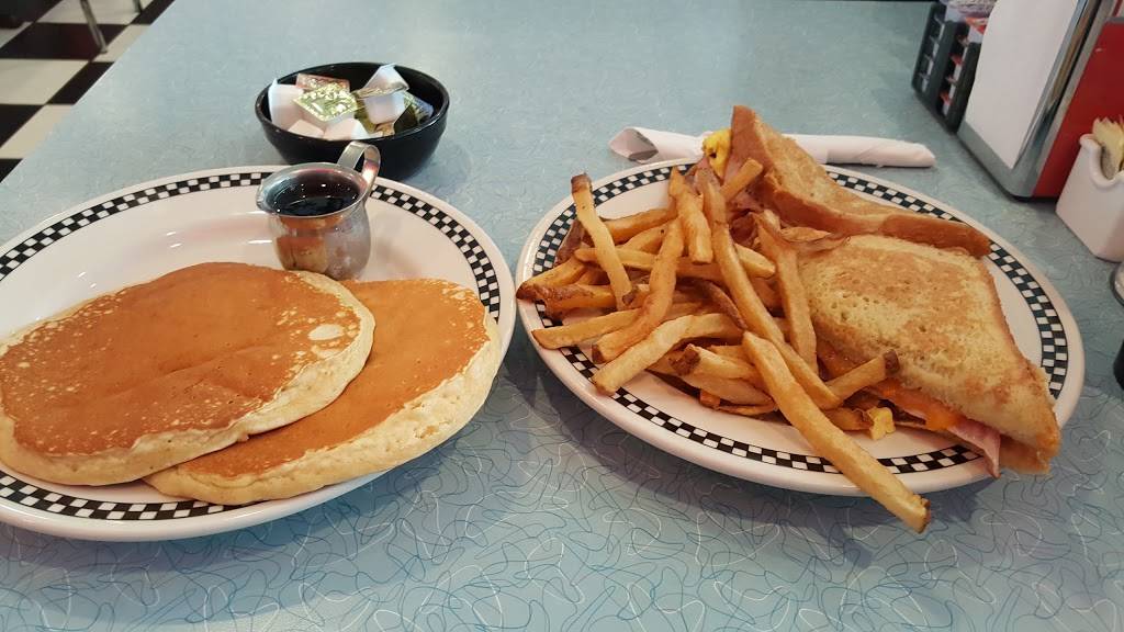 Misty Moonlight Diner | restaurant | 565 Dalton Ave, Pittsfield, MA 01201, USA | 4134992483 OR +1 413-499-2483