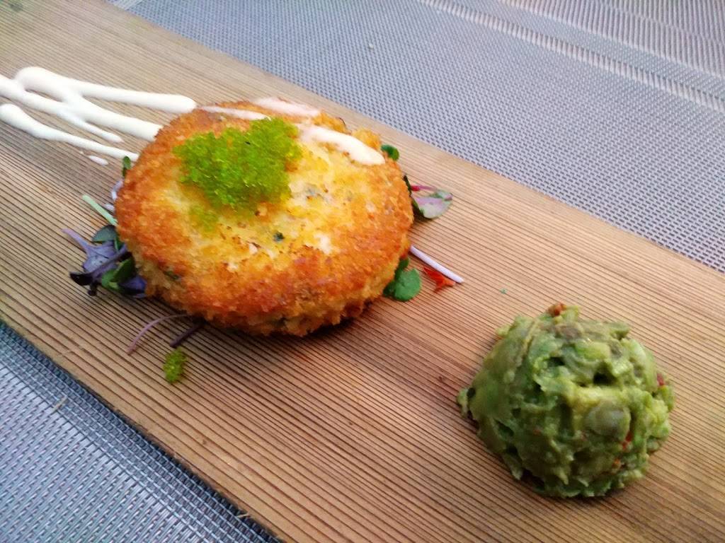 Veloute Bistro & Catering | restaurant | 2343 Queen St E, Toronto, ON M4E 1H2, Canada | 4166967392 OR +1 416-696-7392