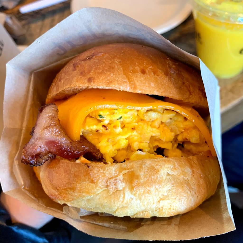 Eggslut | restaurant | 1611 Pacific Ave, Venice, CA 90291, USA | 4243878183 OR +1 424-387-8183