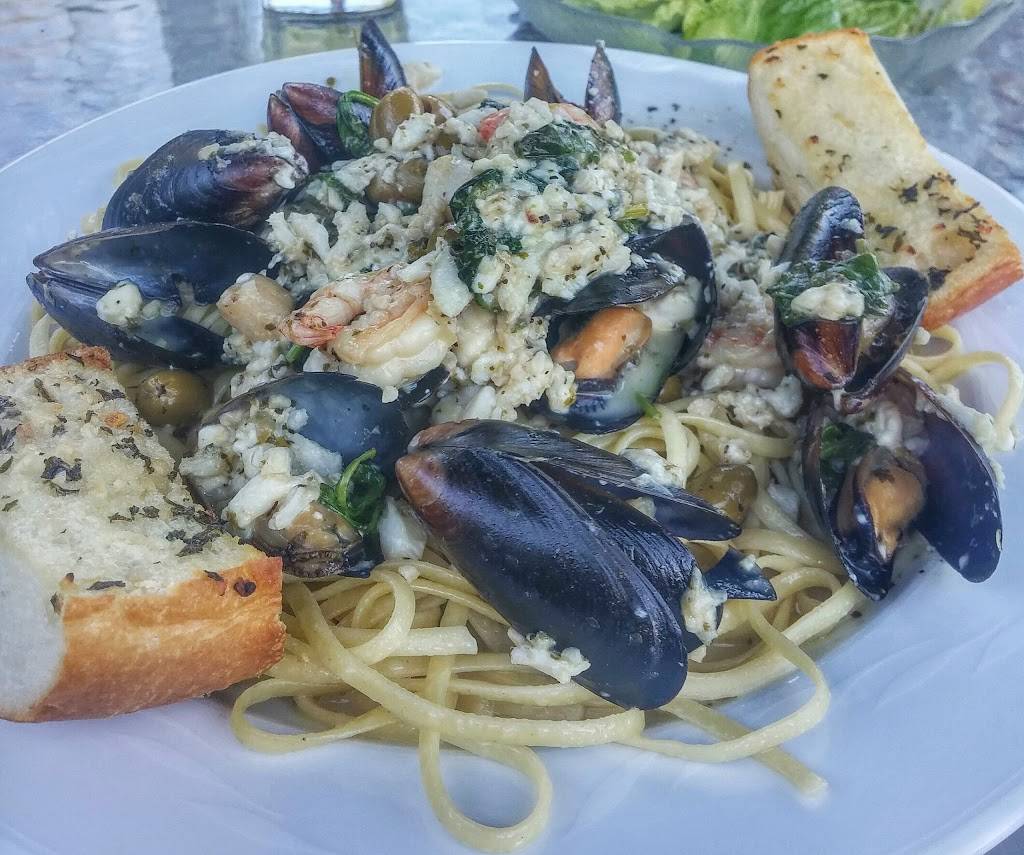 Russos Lakeside Seafood & SteakHouse | restaurant | 702 River St, Palmer, MA 01069, USA | 4132892360 OR +1 413-289-2360