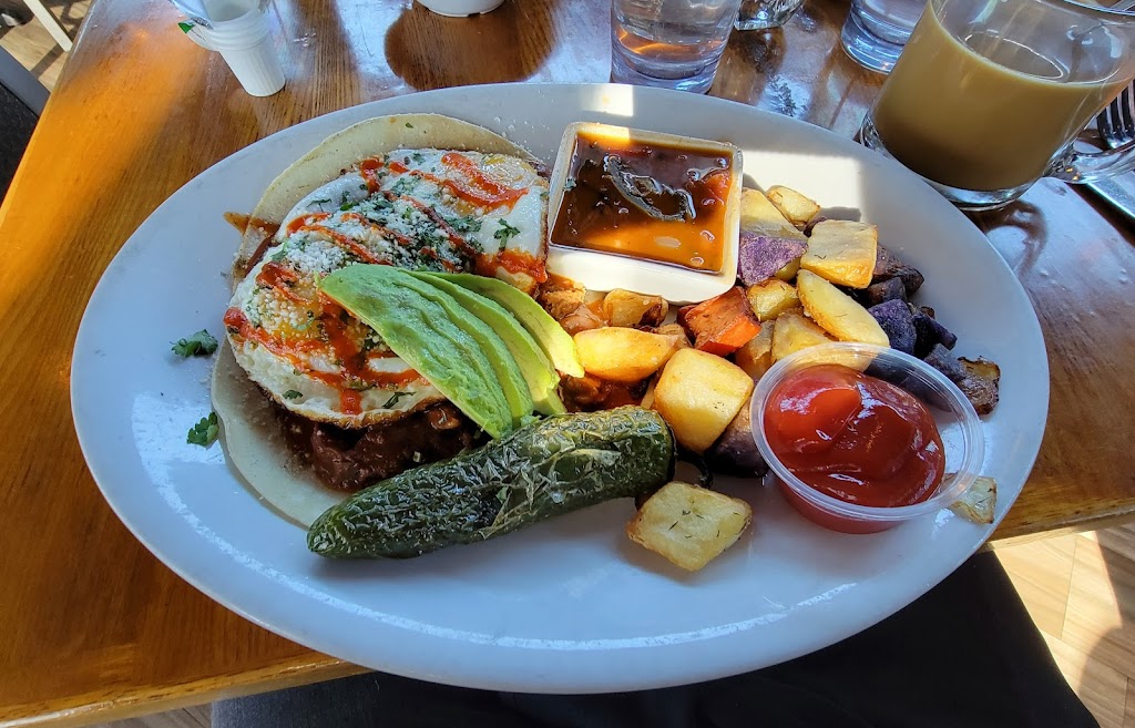 Mesa Grill Sedona | restaurant | 1185 Airport Rd, Sedona, AZ 86336, USA | 9282822400 OR +1 928-282-2400